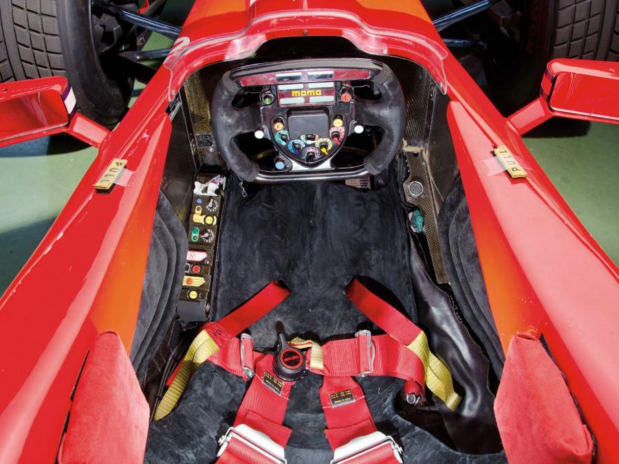  Ferrari F300 1998 года  (фото 6 из 14)